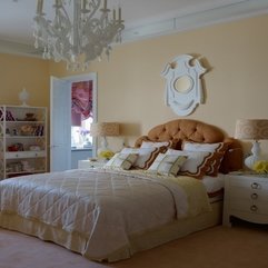 Apartment Lovely Bedroom With White Chandelier Brown Bed White - Karbonix