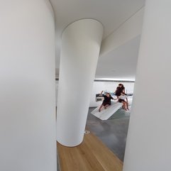 Architecture Charming Interior Design Big Pillar Creative - Karbonix