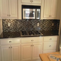 Artistic Designing Glass Backsplash - Karbonix