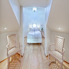 Attic Room With Wooden Floor Decorating - Karbonix