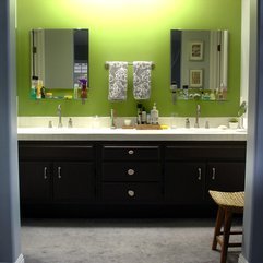 Bathroom Cabinets With Green Wall Painted Brown - Karbonix