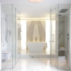 Bathroom With White Bathtub Design Looks Cool - Karbonix