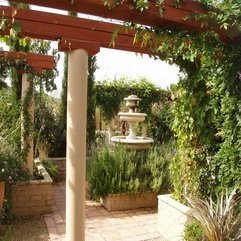 Beautiful Garden In Italian Artistic Contemporary - Karbonix