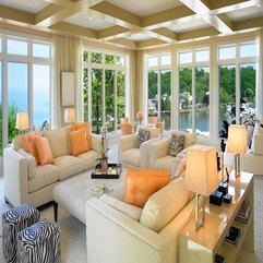 Beautiful Home Interior With Water Resourcedir - Karbonix