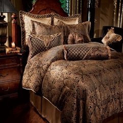 Bed With Batik Bed Cover Luxury Bedrooms - Karbonix