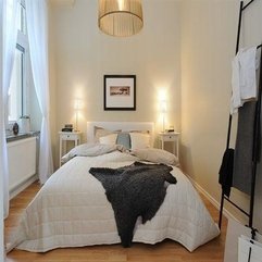 Bedroom With Big Bed Ladder Hanger Modern Warming - Karbonix