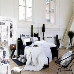 Bedroom With Newspaper Accent In Modern Style - Karbonix