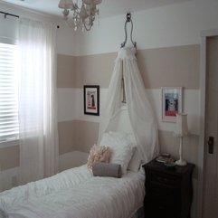 Bedroom With Used Drawer White Kids - Karbonix