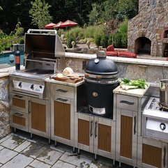 Beside Pool Outdoor Kitchen - Karbonix