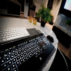 Black Aple Logitech Keyboard Mouse White And - Karbonix