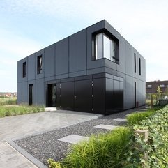 Black Boxes Comfortable And Elegant Modern House Design - Karbonix