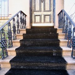 Black Carpet On Stairs - Karbonix