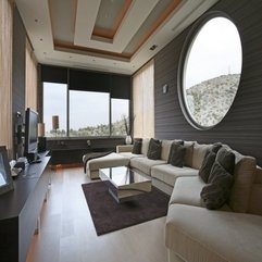 Black Cushions Under Rounded Glazed Wall Living Room White Sofa - Karbonix