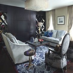 Black Paneling In Comfy Living Room - Karbonix