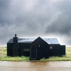 Black Rubber Architecture Beach House Simon Conder Associates - Karbonix