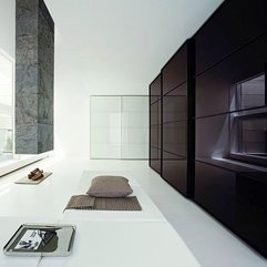 Black Sliding Door Wardrobe With Gray Pillow White Bed Floor Create Glamor Style - Karbonix