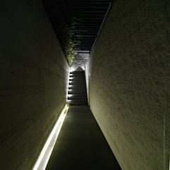 Black Stairs Small Hallway - Karbonix