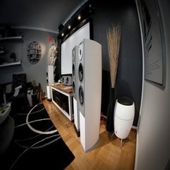 Brown Home Audio Equipments From The Right Side White And - Karbonix