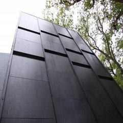 Brown Wooden Wall Tall Dark - Karbonix