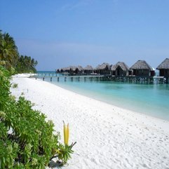 Built On Blue Sea Viewed From White Beach Traditional Resort - Karbonix