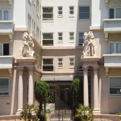 Byson Apartment Hotel Lions Jpg - Karbonix