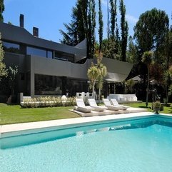 Chairs Placed Near Blue Swimming Pool White Lounge - Karbonix