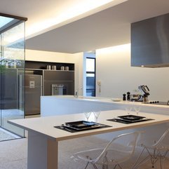 Chairs With White Wooden Table In Kitchen Glazed - Karbonix