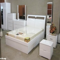 Chic And Stylish Modern Small Bedroom Storage - Karbonix