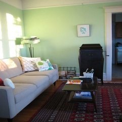 Comfort Seat In Minimalist Living Room - Karbonix