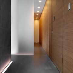Completed With Black White Wall With Wooden Paneling Residence Hallway - Karbonix
