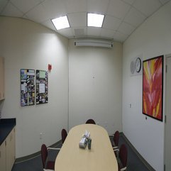 Conference Room Simple White - Karbonix