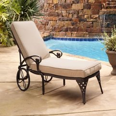 Contemporary Chaise Lounge Chair - Karbonix