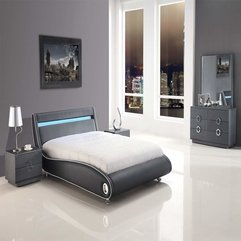 Cool Modern Bedroom Set - Karbonix