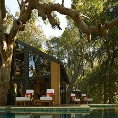 Couch And Sofa With Chic Red Pillow The Deck Pool Lovely White - Karbonix