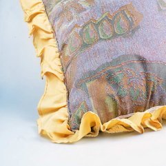 Couches With Unique Motif Decorative Pillows - Karbonix