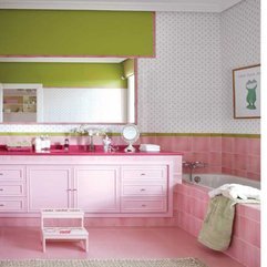 Cozy Girls Bathroom Colorful Design Pink White Tub Pink Washstand - Karbonix