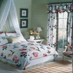 Decor Picture On Bed Botanical Home - Karbonix
