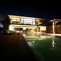 Design Modern House With Beauty Pool Out Door - Karbonix