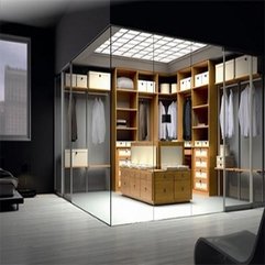 Design With Glass Walls Walking Closet - Karbonix