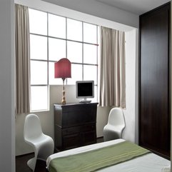 Design With Large Window Front Bed Minimalist Bedroom - Karbonix