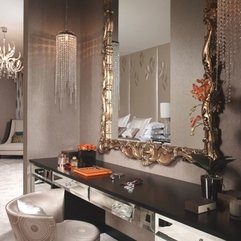 Dressing Area In Gold Theme Mirror Dazzling - Karbonix