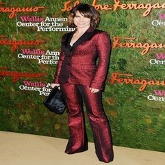 Evangeline Lilly Lost Star Wears Bob Haircut Boyish Pantsuit - Karbonix