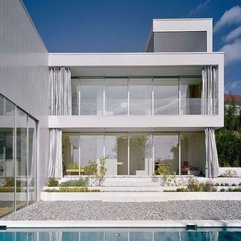 Exterior Extraordinary Modern Homes With Glass Curtain Wall Along - Karbonix