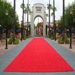 File Rolled Out Red Carpet At Universal Studios Hollywood JPG - Karbonix