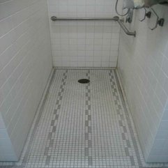 Floor Til Minimalist Shower - Karbonix