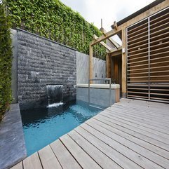 Fountafor Small Swimming Pool Stone Wall - Karbonix