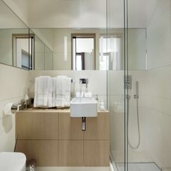 French Villa Master Bed Bathroom 3 - Karbonix