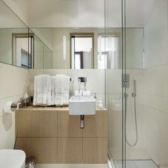 French Villa Master Bed Bathroom 3 - Karbonix