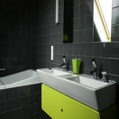 Glass On White Washbasin Above Green Table In Green - Karbonix