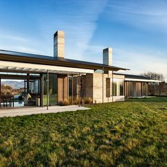 Grass In Home Yard With Living Room View In Green - Karbonix